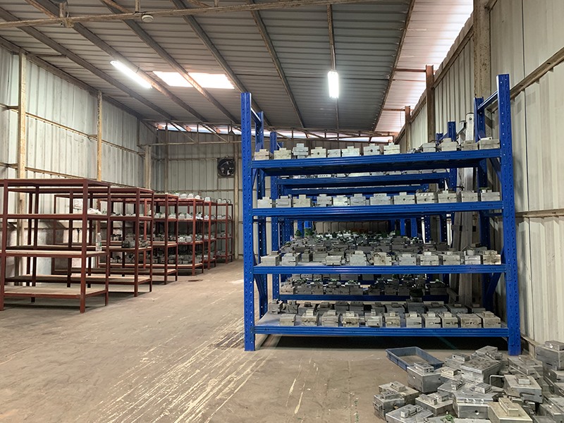 模具